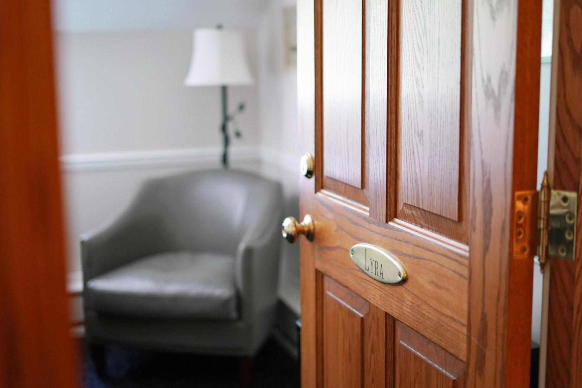 Inn At Black Star Farms Suttons Bay Room photo